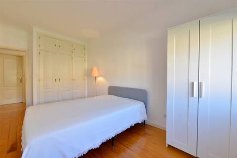 Apartamento T2 Mobilado no Bairro do Rosário – Guia, Cascais
