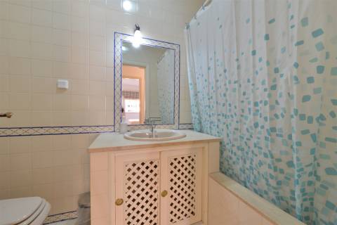 Apartamento T2 Mobilado no Bairro do Rosário – Guia, Cascais