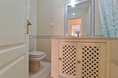 Apartamento T2 Mobilado no Bairro do Rosário – Guia, Cascais