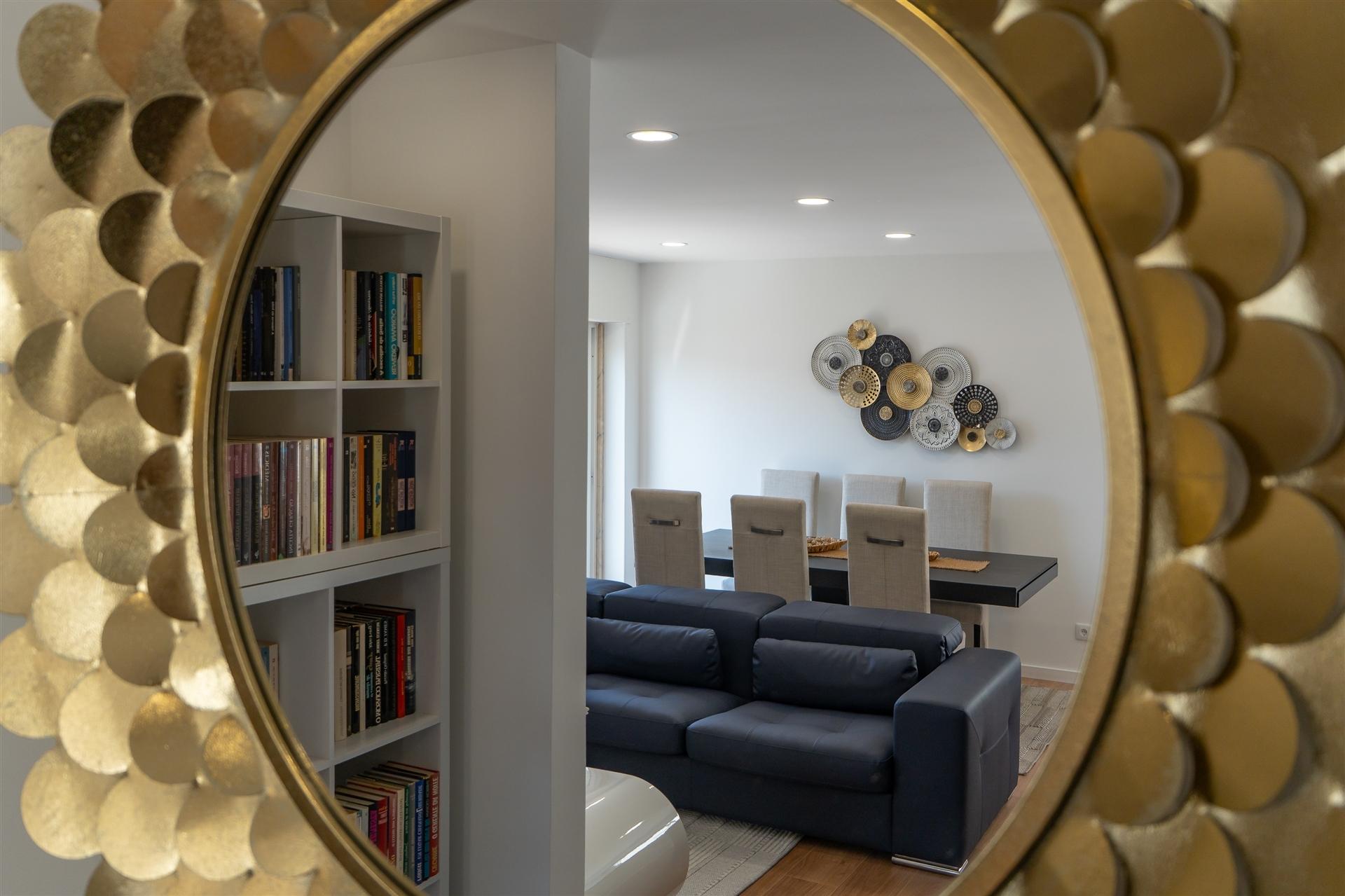 Apartamento T3 para arrendamento, totalmente renovado em  Mem Martins