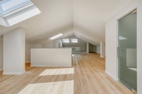 Apartamento T3 + 1 Duplex no Centro de Carcavelos - Cascais