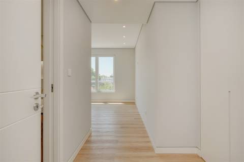 Apartamento T3 + 1 Duplex no Centro de Carcavelos - Cascais