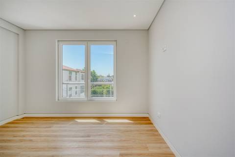 Apartamento T3 + 1 Duplex no Centro de Carcavelos - Cascais