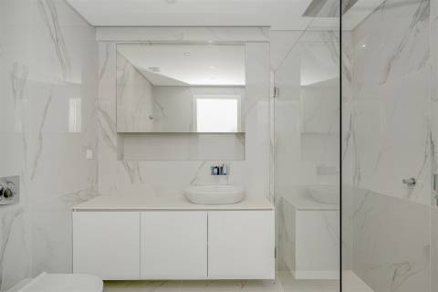 Moderno Apartamento  T3+1 no Centro de Carcavelos.