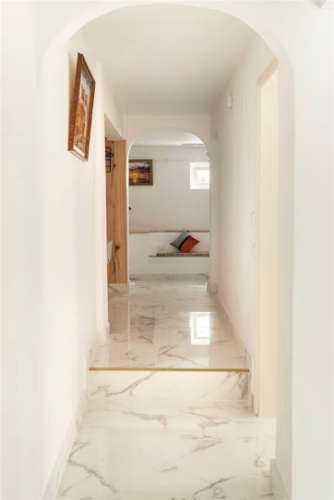 Moradia T8 com jardim localizada em Cascais. T2 e T4 no Centro de Cascais.