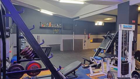 Espaço Comercial com 220 m² à Venda em Cascais – Ideal para Vários Negócios.