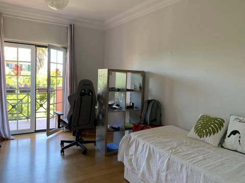 Apartamento 5 assoalhadas, na Quinta Da Beloura.