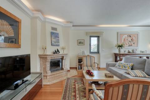Apartamento T3 no Monte Estoril.