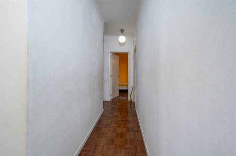 Andar de moradia T3  com pátio á venda em Bicesse.