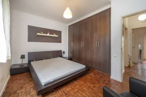 Andar de moradia T3  com pátio á venda em Bicesse.