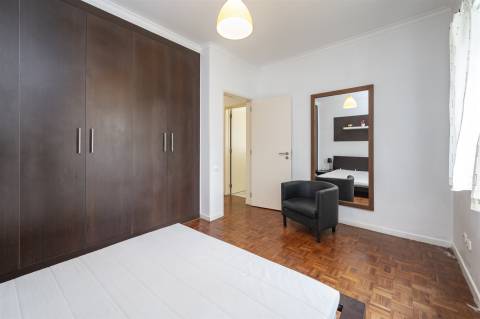 Andar de moradia T3  com pátio á venda em Bicesse.