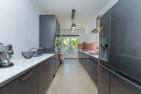 Apartamento T1 em condomínio fechado – Cascais