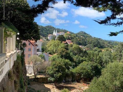 Apartamento T2+1 duplex no coração da vila histórica de Sintra.