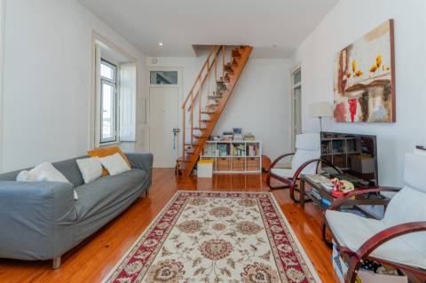 Apartamento T2+1 duplex no coração da vila histórica de Sintra.