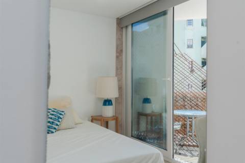 Apartamento T1 Moderno com Vistas Abertas na Penha de França