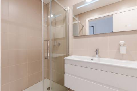 Apartamento T1 Moderno com Vistas Abertas na Penha de França