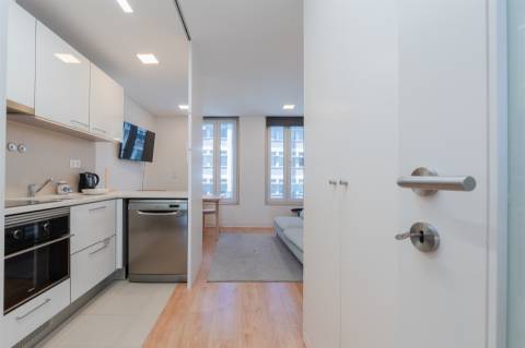 Apartamento T1 Moderno com Vistas Abertas na Penha de França