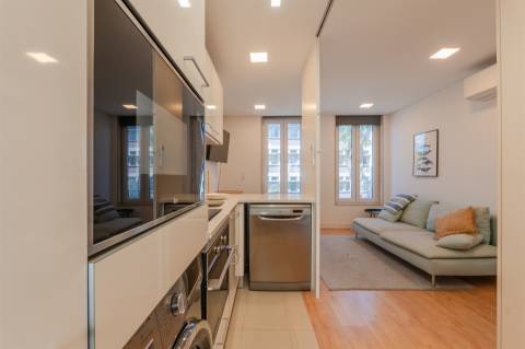 Apartamento T1 Moderno com Vistas Abertas na Penha de França