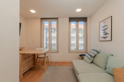 Apartamento T1 Moderno com Vistas Abertas na Penha de França