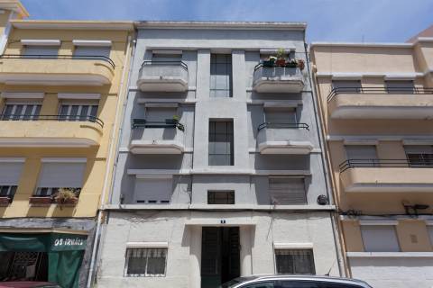 Apartamento T1 com Pátio Privativo – São Domingos de Benfica, Lisboa