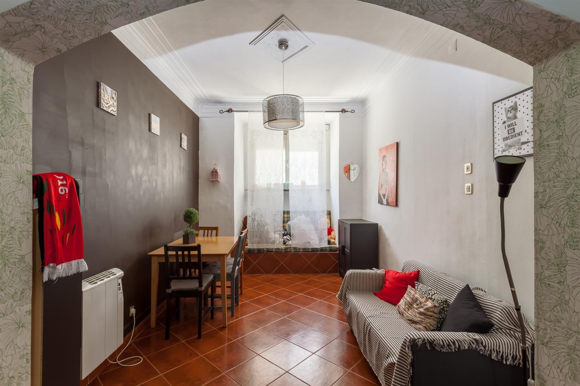 Apartamento T1 com Pátio Privativo – São Domingos de Benfica, Lisboa