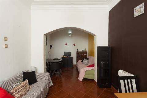 Apartamento T1 com Pátio Privativo – São Domingos de Benfica, Lisboa