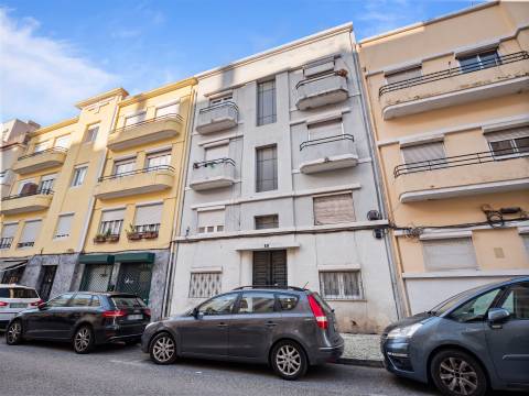 Apartamento T1 com Pátio Privativo