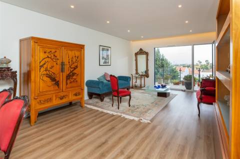 Apartamento T2, em empreendimento Novo.