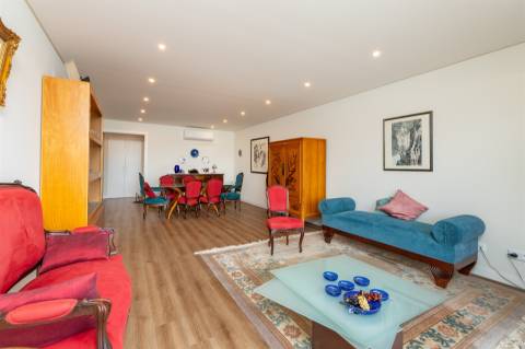 Apartamento T2, em empreendimento Novo.