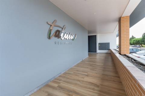 Apartamento T2, em empreendimento Novo.