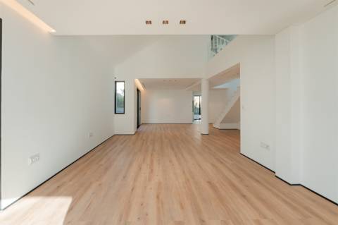 Moradia T4+1 Remodelada com Piscina no Livramento, em Cascais