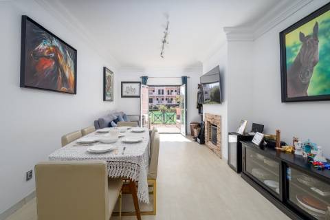 Apartamento T2 Remodelado com Terraço Privativo na Prestigiada Quinta da Beloura