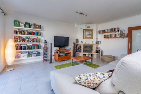 Moradia T3 Independente em Manique de Baixo com Jardim Privativo