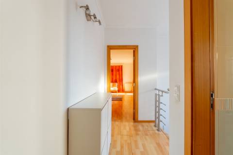 Moradia T3 Independente em Manique de Baixo com Jardim Privativo