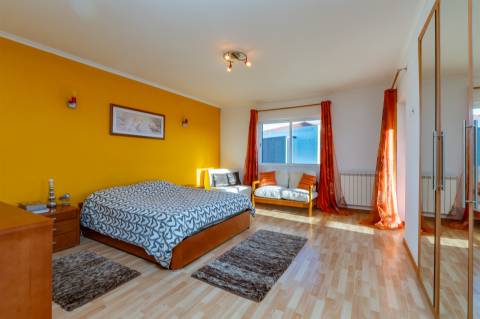 Moradia T3 Independente em Manique de Baixo com Jardim Privativo