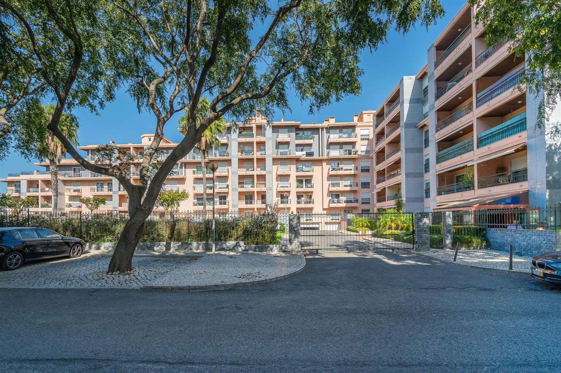 T2 para arrendamento em condominio fechado em Cascais.