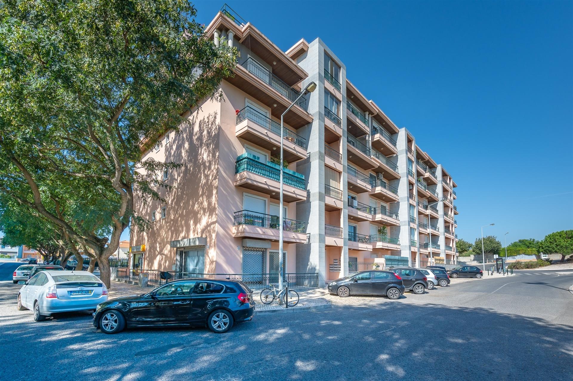 T2 para arrendamento em condominio fechado em Cascais.