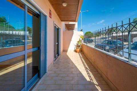 T2 para arrendamento em condominio fechado em Cascais.