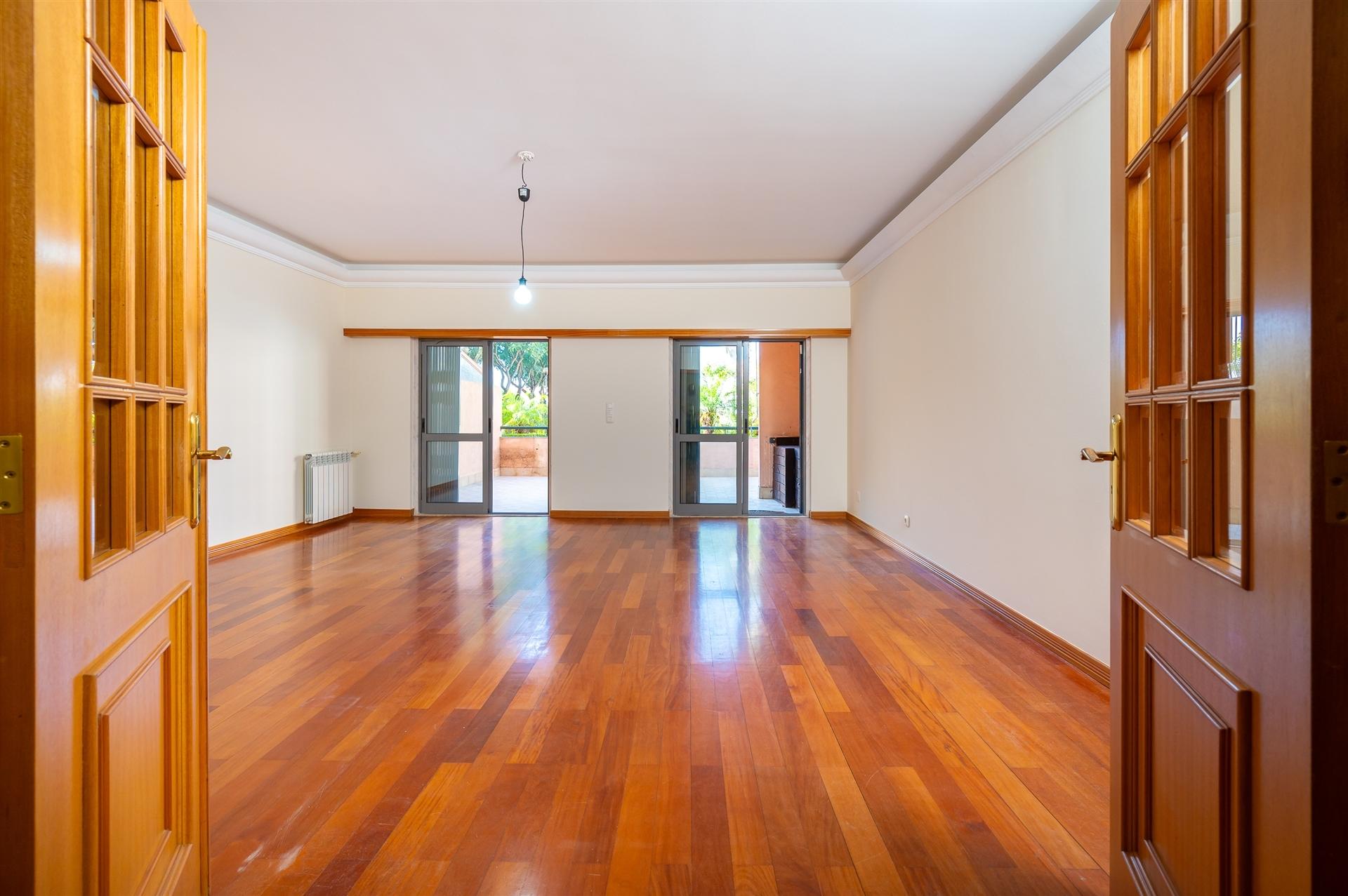 T2 para arrendamento em condominio fechado em Cascais.