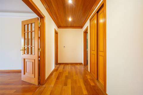 T2 para arrendamento em condominio fechado em Cascais.