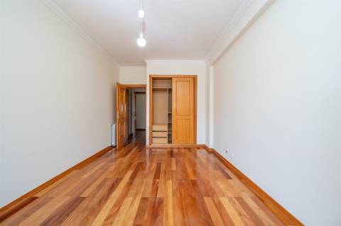 T2 para arrendamento em condominio fechado em Cascais.