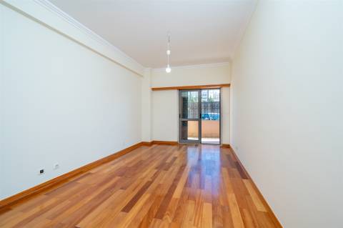 T2 para arrendamento em condominio fechado em Cascais.