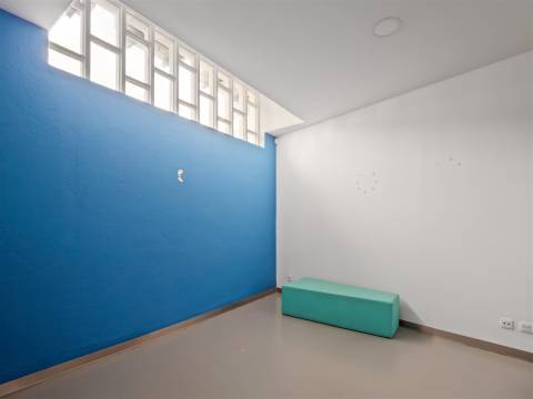 Armazém / escritório para arrendamento – 648,01 m²