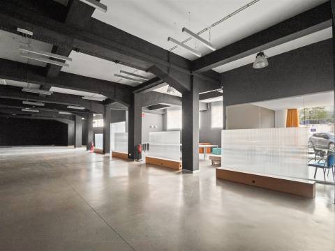 Armazém / escritório para arrendamento – 648,01 m²