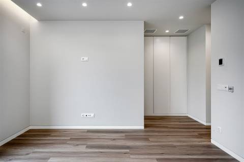 Moradia T4 de luxo com elevador, a estrear no Estoril.