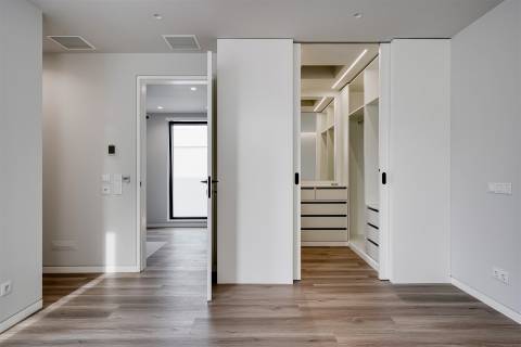 Moradia T4 de luxo com elevador, a estrear no Estoril.