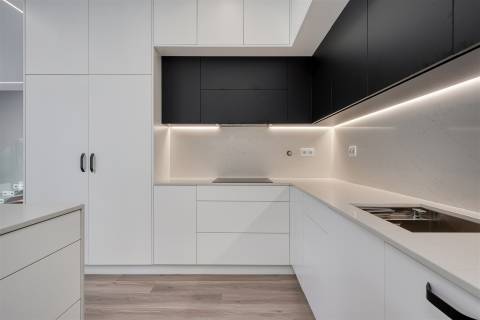 Moradia T4 de luxo com elevador, a estrear no Estoril.