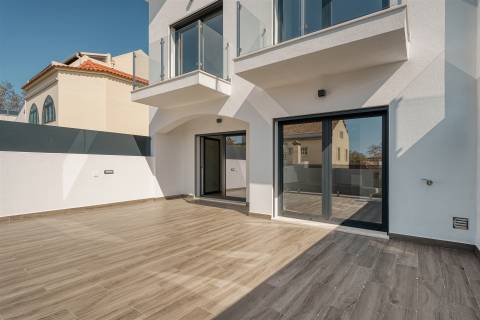 Ocean Prime Village - Condomínio de luxo com 11 moradias  em S.Pedro do Estoril, Cascais.