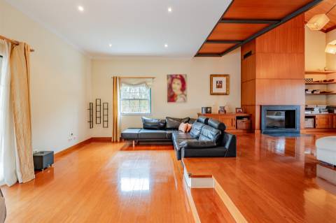 Moradia T4 de Luxo com Vista Golf na Exclusiva Quinta da Beloura I, Sintra