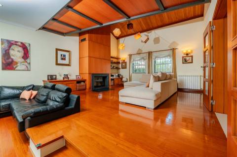 Moradia T4 de Luxo com Vista Golf na Exclusiva Quinta da Beloura I, Sintra